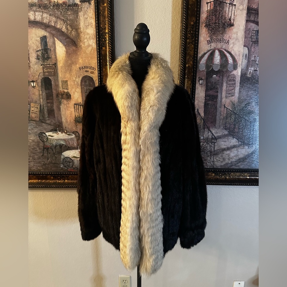 Luxurious Mink/Fox fur Jacket.Robinsons, California. Size 14/16 Dark Brown/Cream